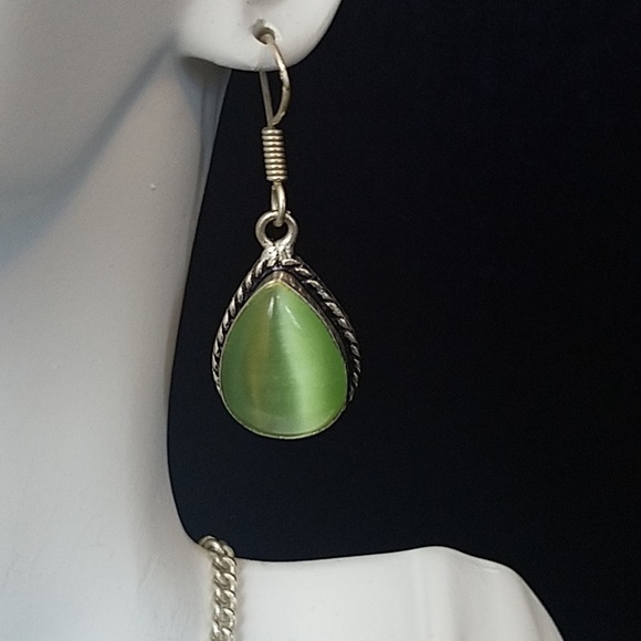 Jewelry - Picture 3 of 3